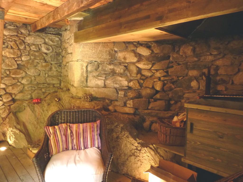 La Borda Del Zarrastiecho Villa Sallent De Gallego Room photo