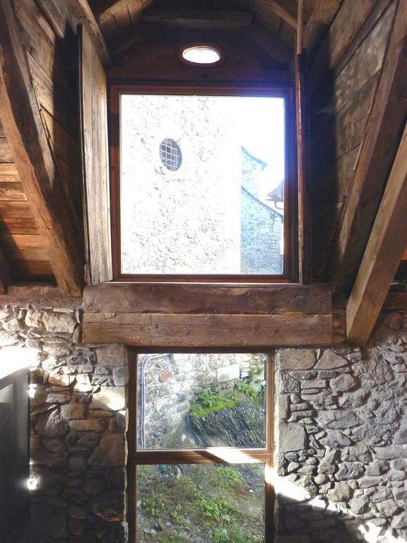 La Borda Del Zarrastiecho Villa Sallent De Gallego Room photo