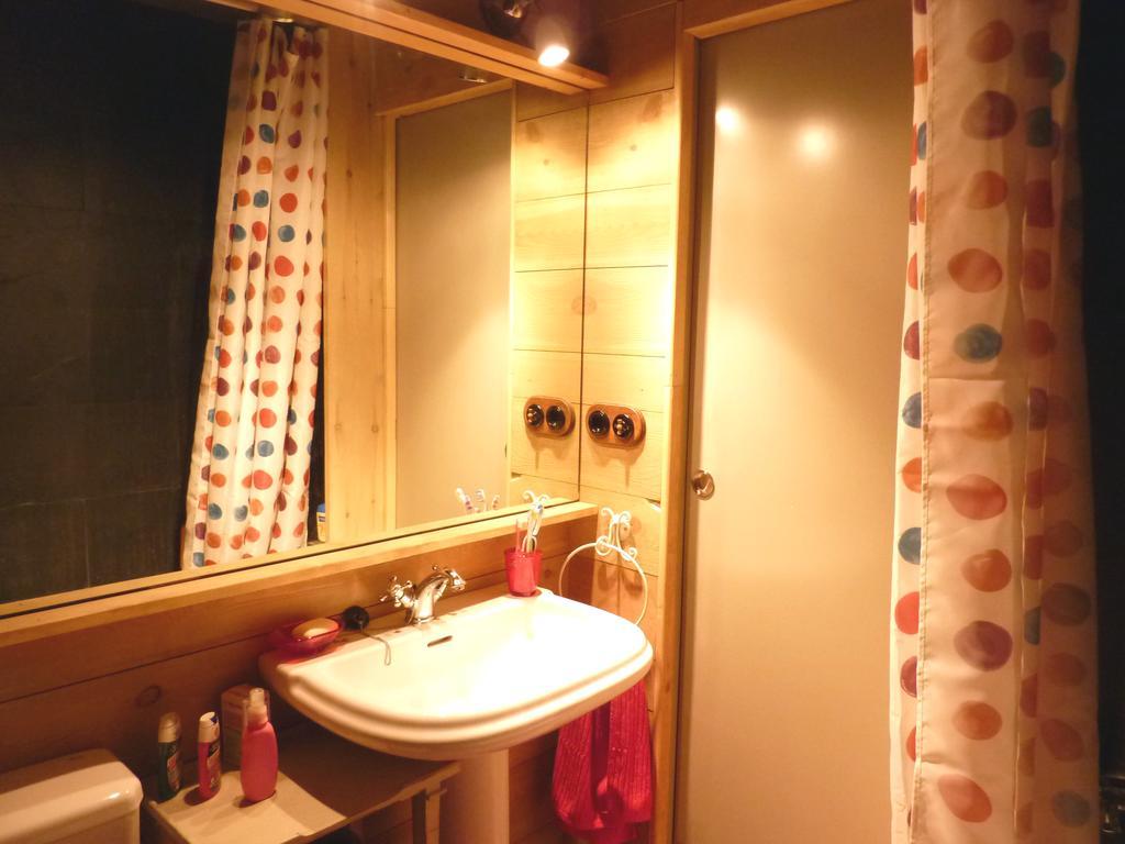 La Borda Del Zarrastiecho Villa Sallent De Gallego Room photo